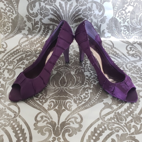 High Heeled Shoes - Picture 2 of 2